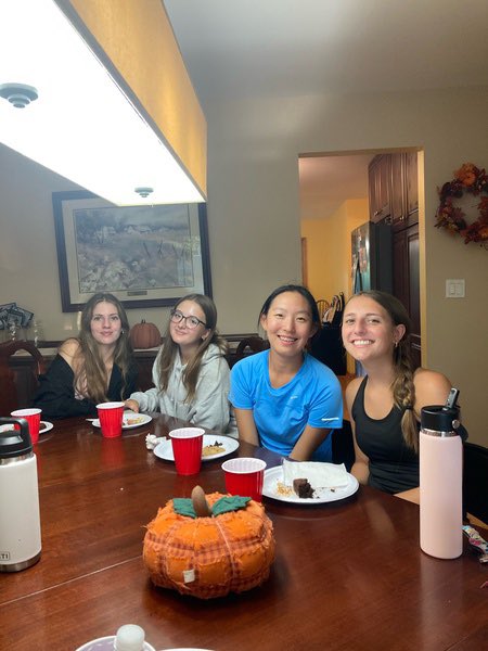 Thank you to the Larson family for hosting a pasta dinner for the Varsity team!