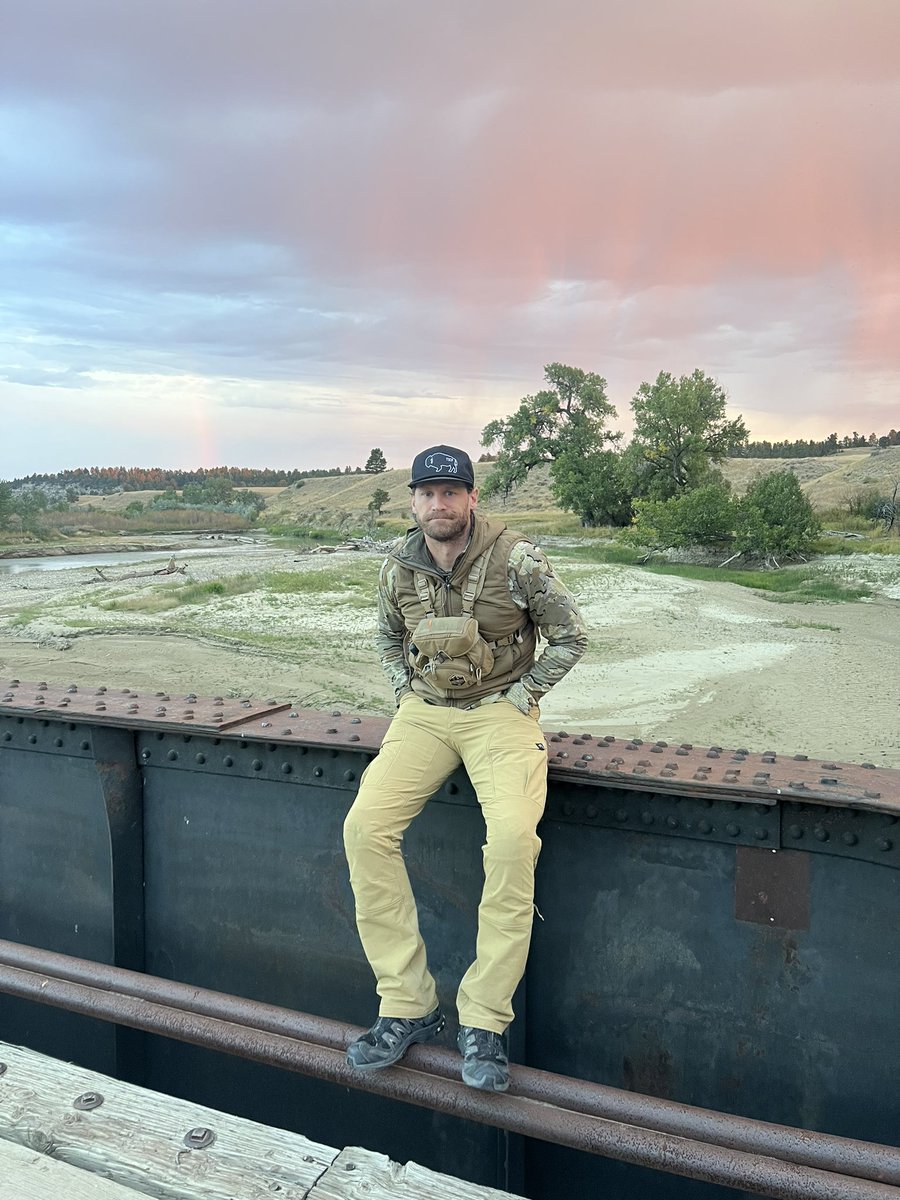 ChaseRiceMusic's tweet photo. The look of a man who hasn't heard an elk in 24 hours. We hunt on. https://t.co/ijqwT8pAY5