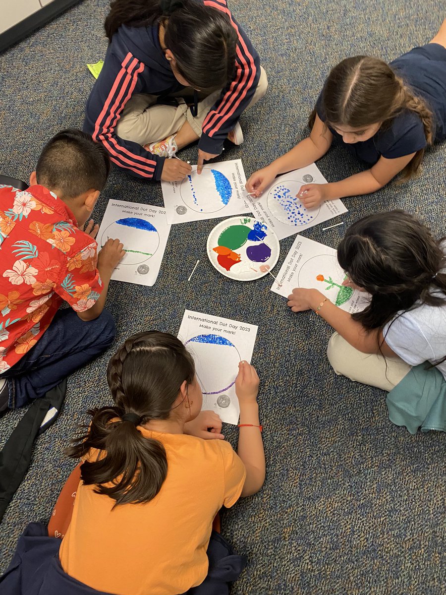 Jessica98267277's tweet photo. A #reimagine d Book Club that combines art and books! Yes, please!! A celebration of Dot Day for these buffaloes!! @BartonBuff  These kids know how to make creativity happen!! They made new colors from the few they were given! 🙌🏻  @riosserica https://t.co/DJzuIYsTYr