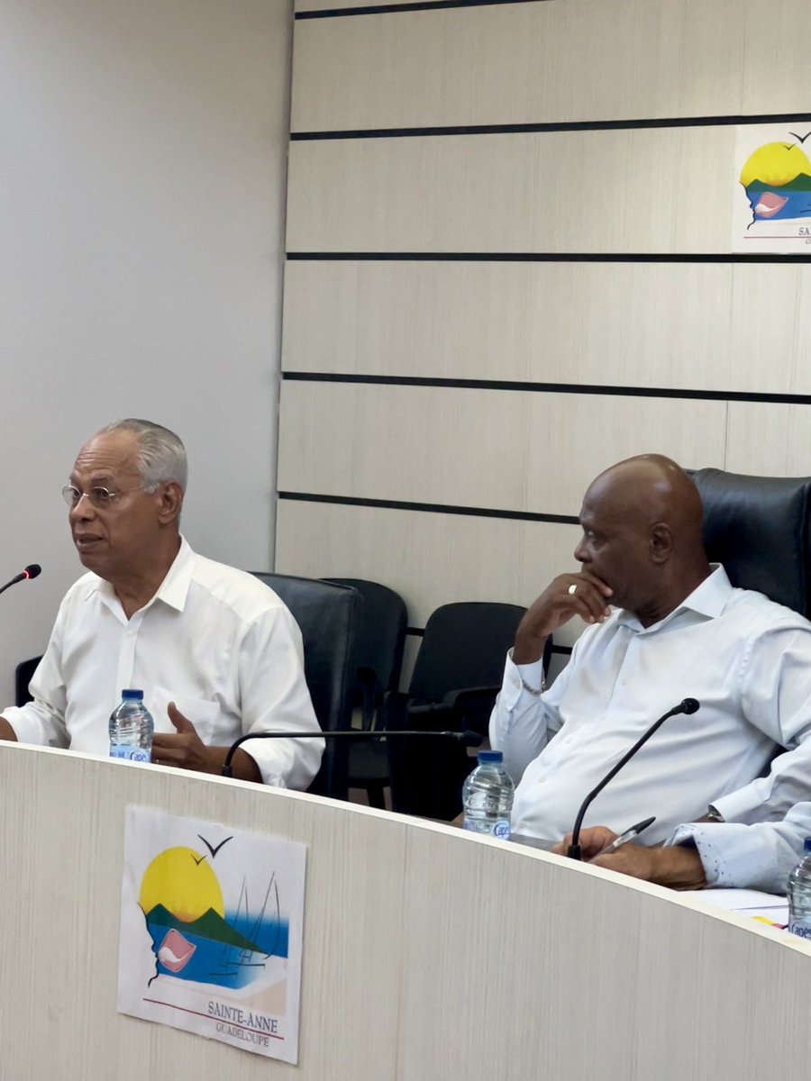 Merci aux élu•e•s de Sainte-Anne qui nous ont reçus ce mercredi et devant lesquels nous avons défendu les vertus d’une ligne claire d’opposition responsable contre les mauvaises politiques hélas approuvées par les sénateurs soutiens du Gouvernement. 
<a href="/EnsembleNouTout/">Ensemble, nou tout’</a>