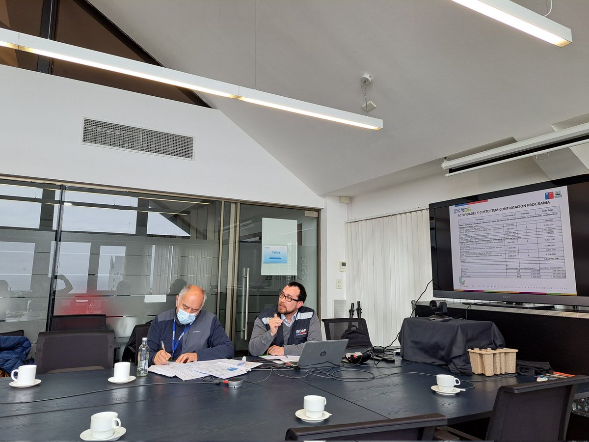 core_los_lagos's tweet photo. ✅️ La Comisión de Fomento Productivo del #CORELosLagos se reunió para revisar la propuesta de programas de para la región de Los Lagos, instancia donde expuso @IndapLosLagos y @MinagriLosLagos. https://t.co/2XKYuPq98l