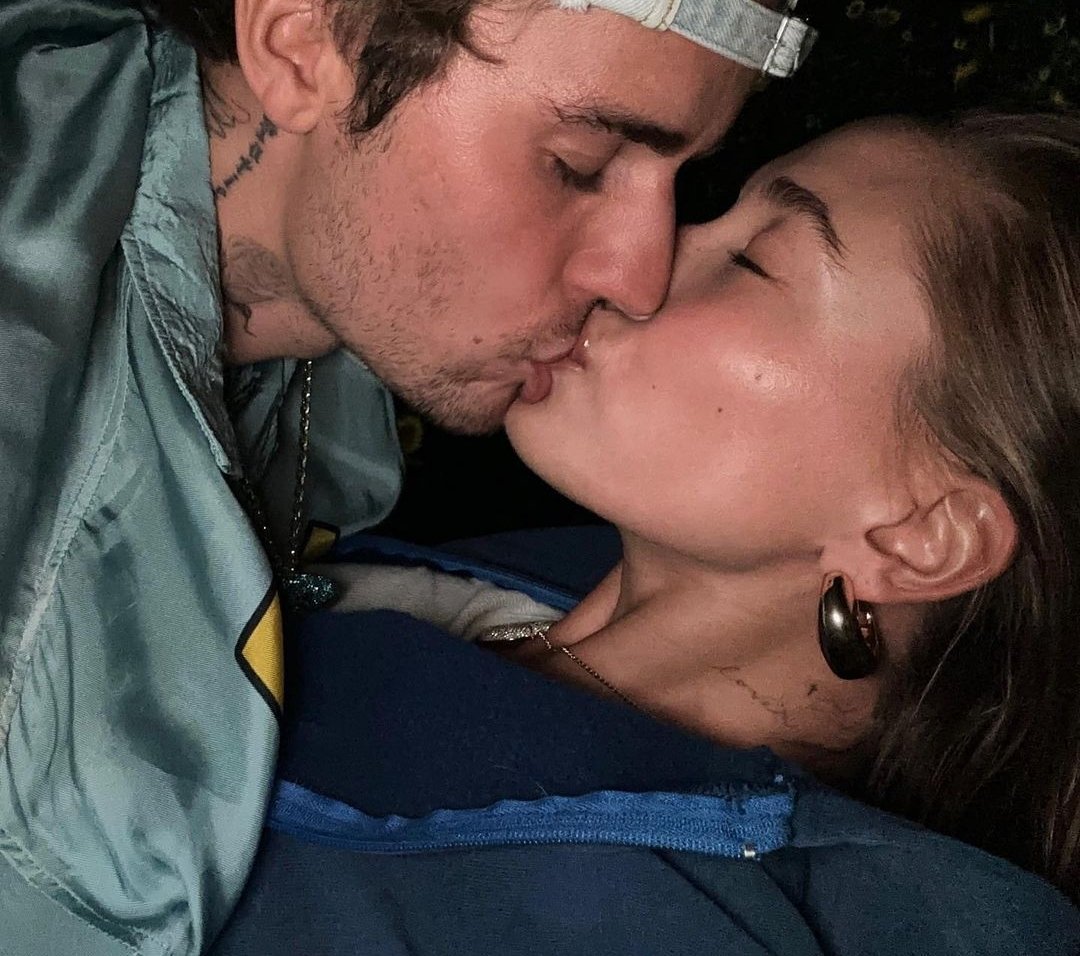 safejailey's tweet photo. justin and hailey bieber. https://t.co/8SBtrR0Vox