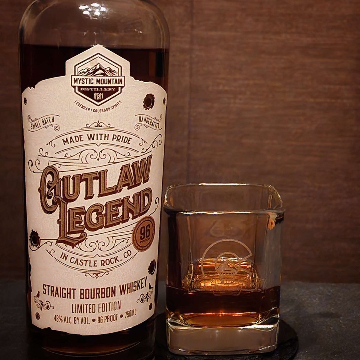 Continuing #BourbonHeritageMonth, I have this review from last years @MysticMtn Outlaw Legend release-leading to a review coming in the next few days. 👀
#Colorado #Whiskey #Bourbon #Legend 

milehighbourbon.com/mystic-mountai…