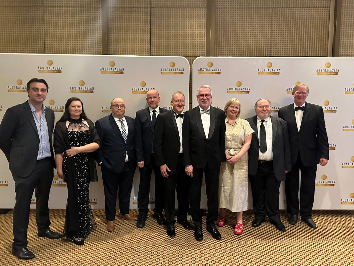 Last night, we had the privilege to attend and celebrate the ARA awards!

Industry Skills Australia congratulates all the finalists and winners.

#ARIAwards Australasian Railway Association (ARA)