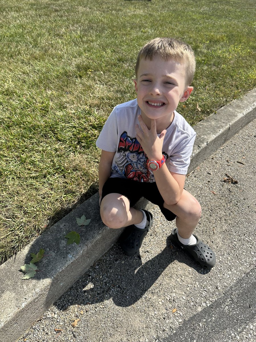 Cartycrew's tweet image. We took our sorting lesson outside on this beautiful day today. Mathematicians can find math everywhere.