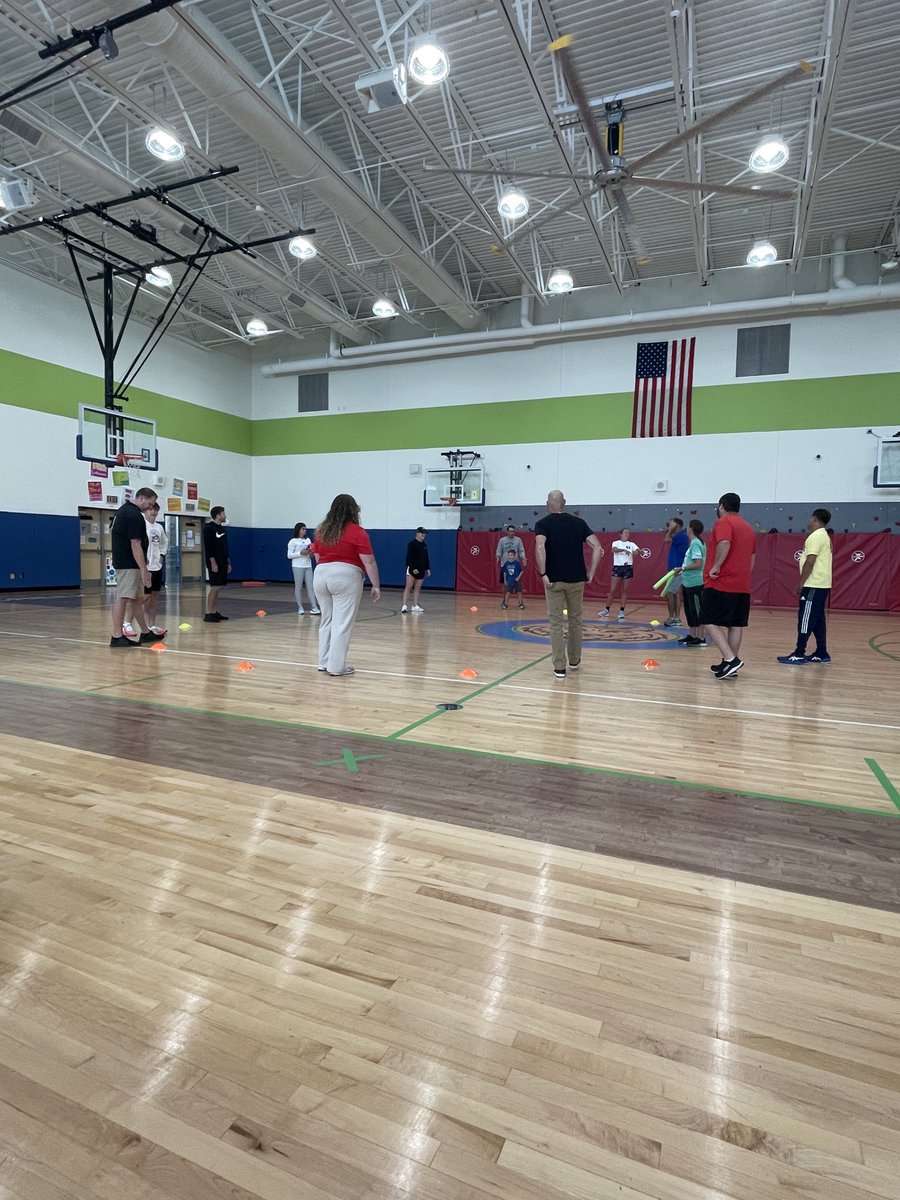 amyoliverpe's tweet photo. What a great day of collaborating with ⁦@WarrenCoSchools⁩ elementary PE teachers!  #lifelonglearners https://t.co/ESRfqygf2O