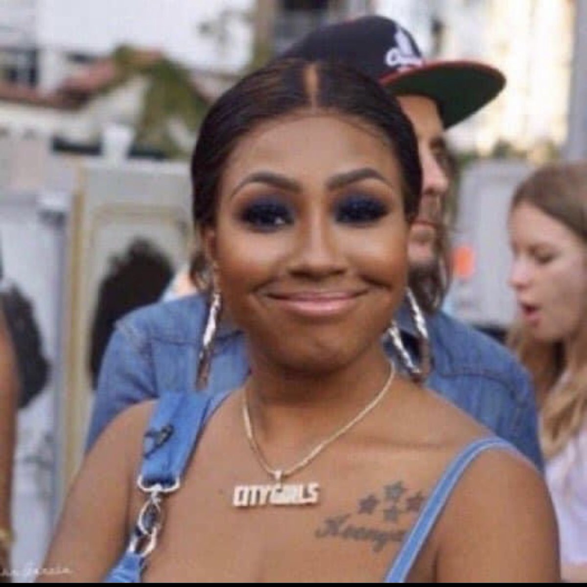 ivysplanet's tweet image. When somebody knows your name but you don’t know theirs 🫠.