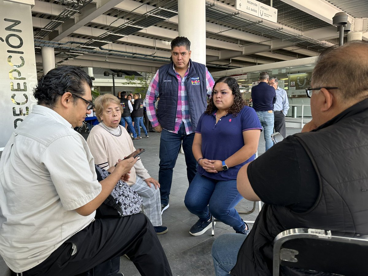 MayeliRuizO's tweet photo. Hoy estuvimos presentes en el #MiércolesCiudadano atendiendo todas sus solicitudes en la @AlcaldiaMHmx.

#AvancemosConPasoFirme
#ConcejalaMH https://t.co/0SKhX6pjnv