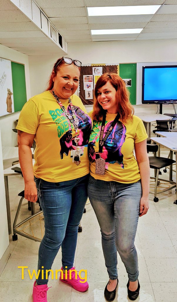 Double Agents in action! #twinning #englishdepartment #homecoming #Andress
