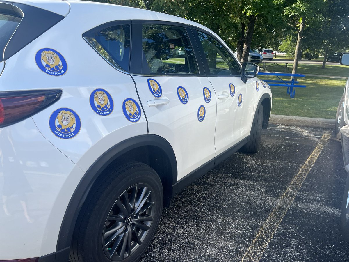 Still not sure who decorated my car (and Dr. Spy’s), with magnets today… but thanks for the end of the day laugh 🤣 🦁 🧲 

#lyonlearners #weared34