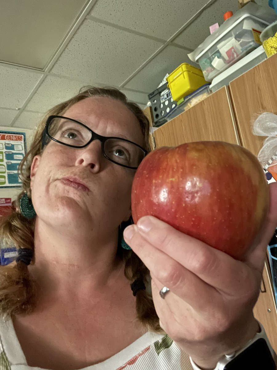 Ever wondered why an apple is so red or big? 🍎 Ms. Woodley’s students looked at the size, color, type, &amp; taste of Gala, Honeycrisp, Fuji and Granny Smith apples. Tomorrow they will discuss which they should cross breed to make the best apples to sell just like real orchards do.