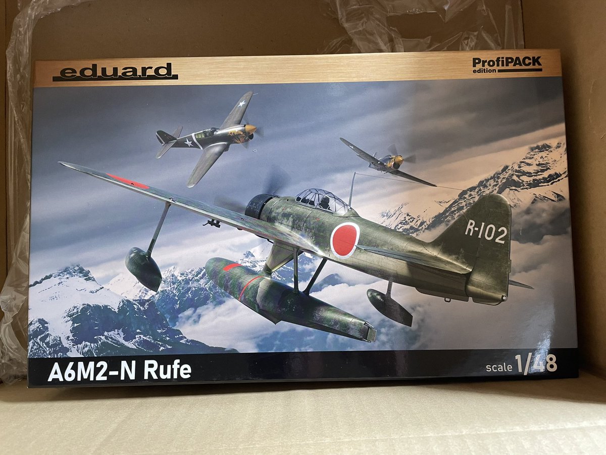 kurage_models's tweet photo. 次に作るのはコレ
SA表紙がカッコ良すぎて買っちゃいました。 https://t.co/dlfFhJYzZ5
