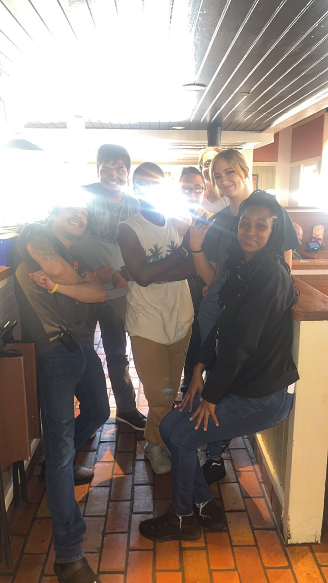 JusticeK124123's tweet photo. Happpy happy birthday from the Chili’s crew 🎶 Happy birthday to our Chili Head Prince!! ✨✨ Thanks for everything you do for our team & the guests! Enjoy your day! 🌶️❤️ #playrestaraunt ✨ #engageteammembers 🥳 https://t.co/q1keDY0Jah