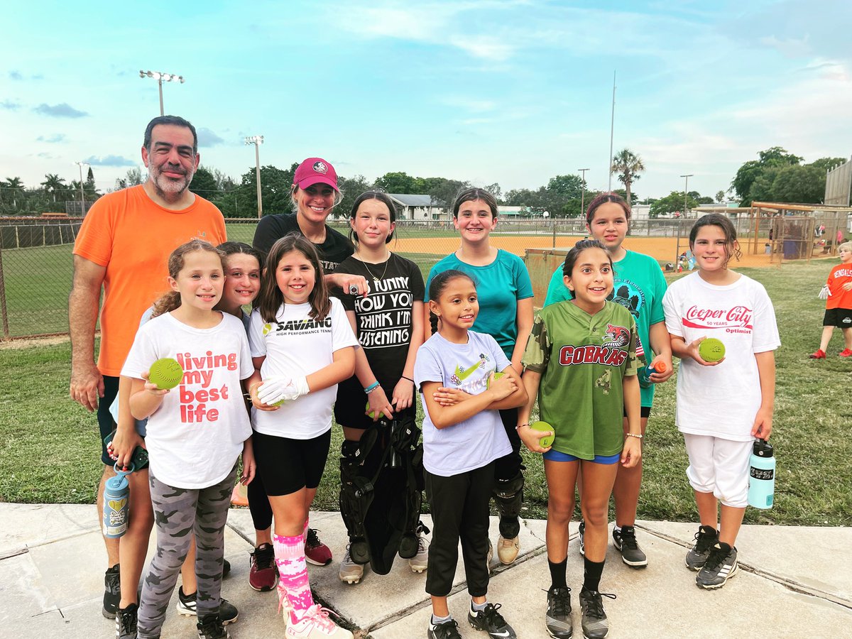 msjackgon's tweet photo. @Mesa_RM3_Videos  My cousin knows cool people and does cool things.

Thank you for helping us connect National Champ Carsyn Gordon with our girls! Great experience! https://t.co/iS28qxlxZV