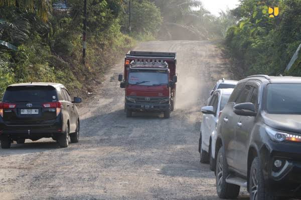 ridwanhr's tweet photo. Kenapa ya Fortuner sama Pajero di Indonesia laku tapi di luar negeri biasa aja?

Biar gambar menjawab: https://t.co/crzYwQQfVR