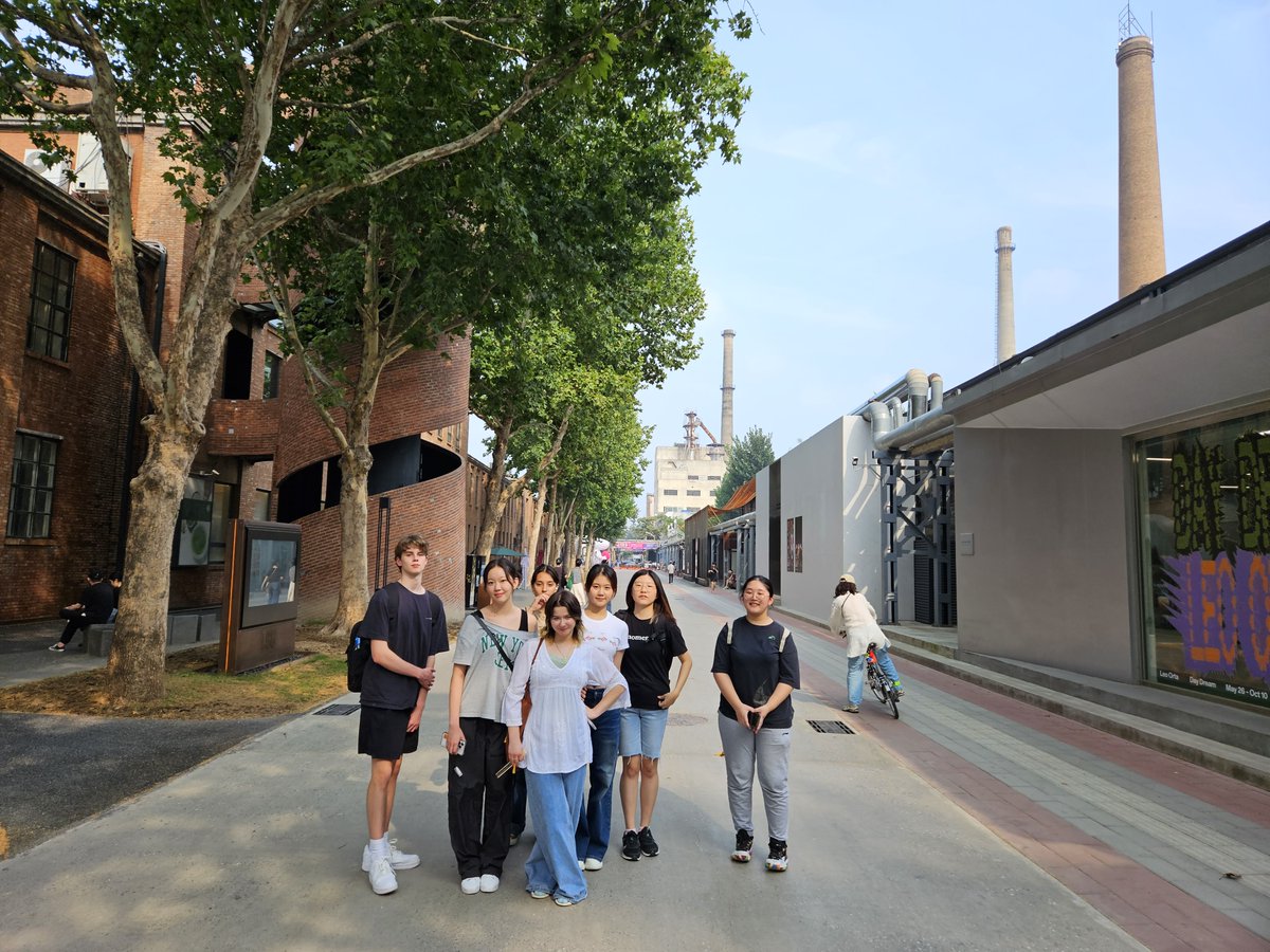 NISChina's tweet image. With a blend of ancient traditions and modern art scene, Beijing&apos;s 798 Art District provided the perfect backdrop for our G11-12 DP Visual Arts students to immerse themselves in a world of creativity and inspiration. ✨🎨 nischina.org/community/post… #NISInspires #VisualArt