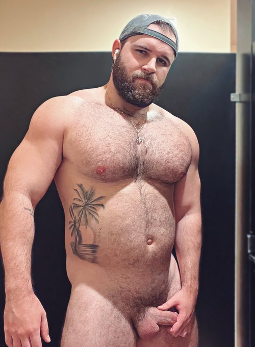 Meet me in the bathroom in 10 minutes and be on your knees 👅 https://t.co/1BUT9n2iY8