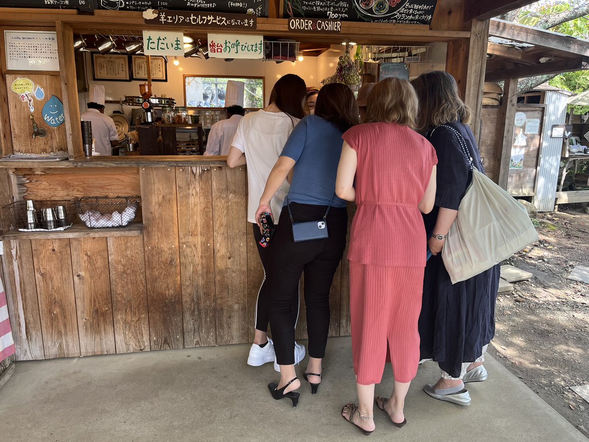 aiolitestorge's tweet photo. すっごい素敵な場所にあるスリランカカレーのお店に連れてってもらった

天気も良くて永遠にボーッと出来そうだった！
久しぶりに東南アジア的な空気に触れて癒やされたー＼(^o^)／

また行きたいけど自力ではたどり着けないのが悲しいポイント（笑） https://t.co/6wKf8tgkLh