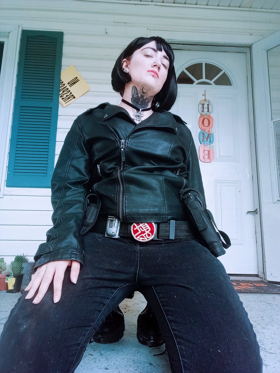 MultifandomCos1's tweet photo. #elizabethsherman #lizsherman #hellboy #hellboy2thegoldenarmy #hellboy2 #cosplay https://t.co/130JTfEC3t