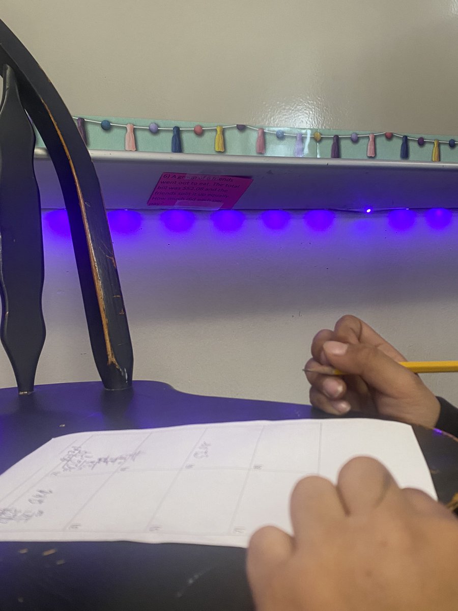 Edith35918585's tweet image. Shout out to Ms . Harriot for implementing engage stations and teacher small group !!!!!Students worked on writing, technology , addition war and escape room word problems . #Learningwhilehavingfun @shernandezDISD @SHussainDISD @BethuneBulls