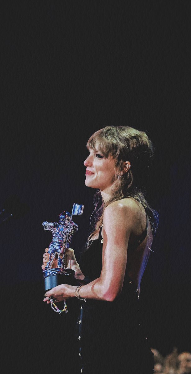 Free Taylor Lock Screen 

#VMAs 

Please rt and like if you save -ash