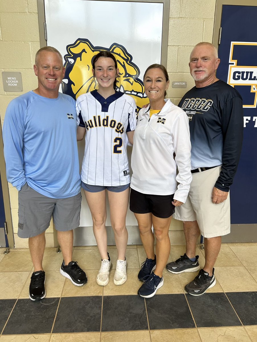 annaston02's tweet photo. i am beyond excited to announce that i will be furthering my athletic and academic career at @MGCCCSoftball. I would like to thank my coaches, teammates, and most of all my parents for helping me along the way! GO BULLDOGS!! #committed https://t.co/Q00xgNh51B
