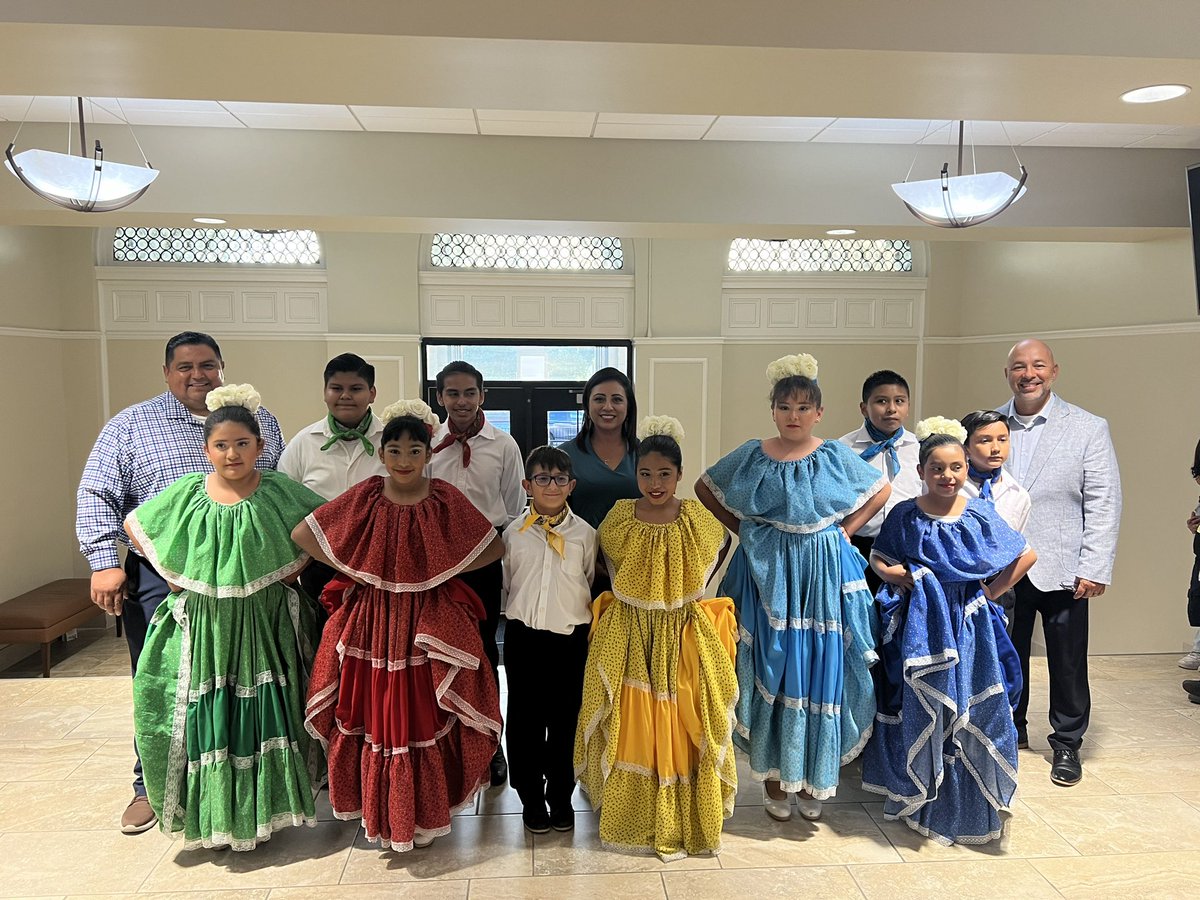 Our Kingsley and Lincoln folklorico under the direction of Mrs. Paula Rafael presented at tonight’s Board meeting. Great job dancers!! @PomonaUnified @LincolnPUSD @KingsleyPUSD