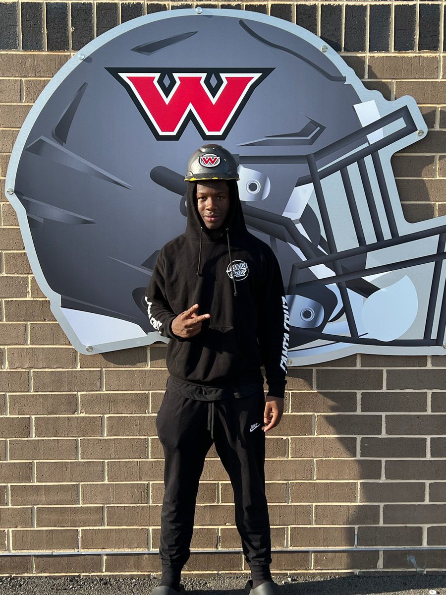 WestCabFB's tweet photo. Congratulations to AJ Dulin for being selected as our “Hard Hat” performer of the week. Thank you to Nonna’s Pizza & Italian Restaurant for sponsoring the recognition of our student athletes. #cometowork https://t.co/R3SczXngUD