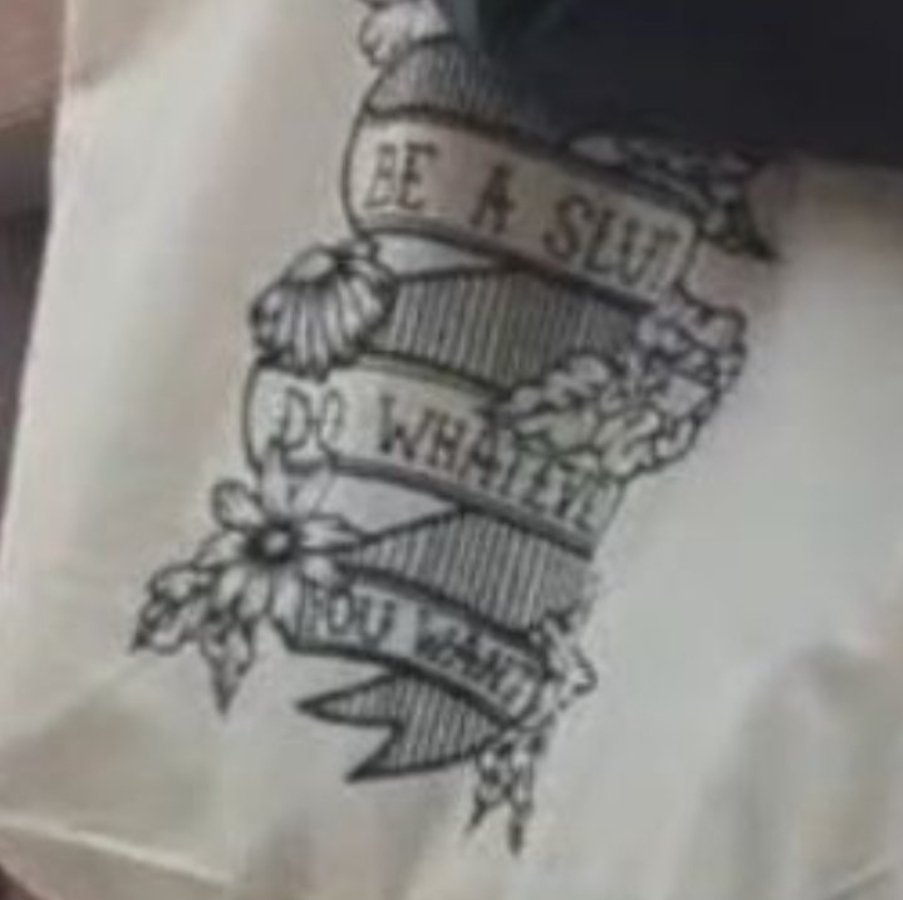 AreOhEssEyeEe's tweet image. Who walks around with a bag that says 
&quot;Be a slut do whatever you want?&quot;

Rachel Gilmore that&apos;s who.