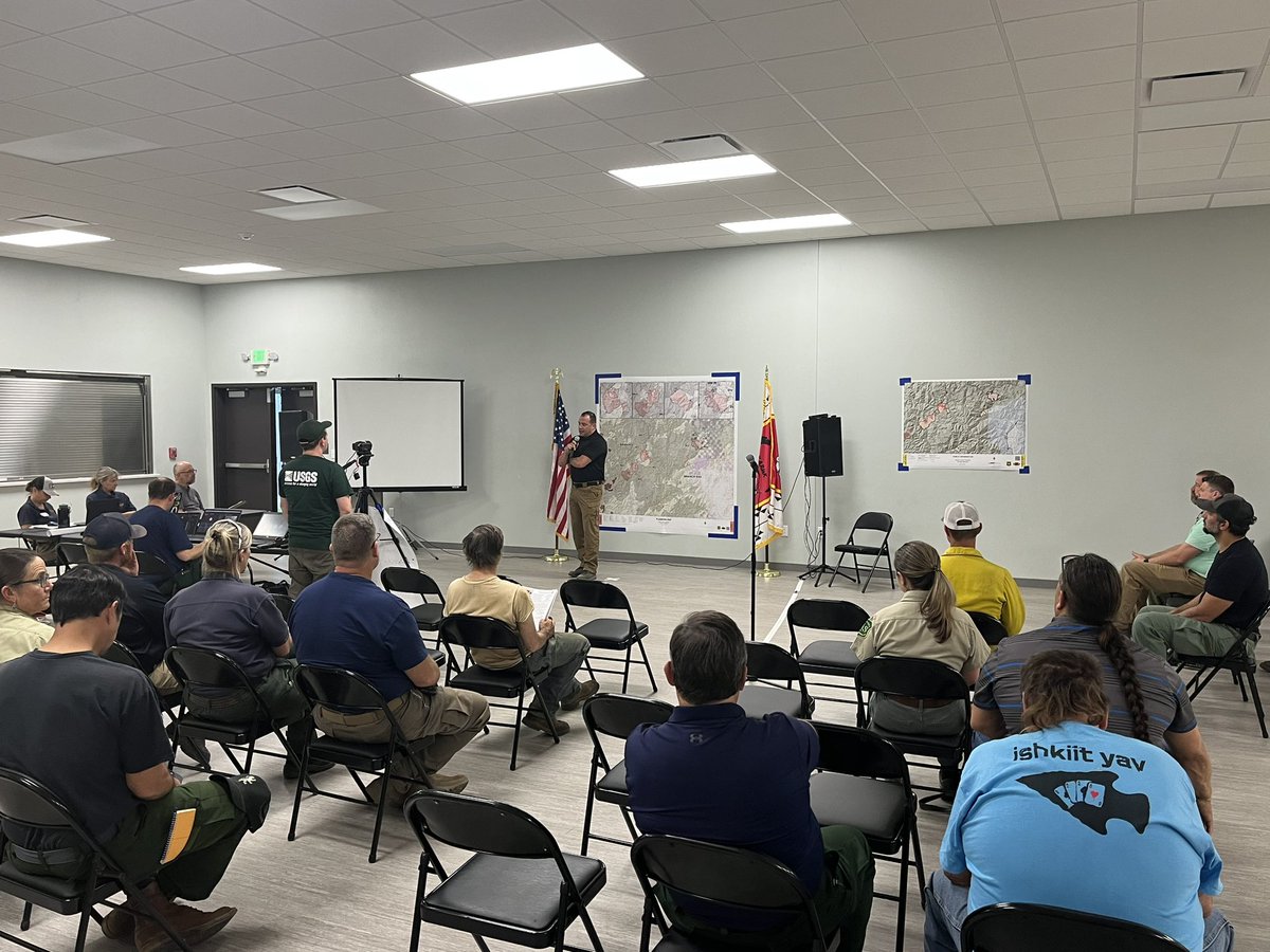 SiskiyouOES's tweet image. Presenting at the Happy Camp Complex community meeting in Happy Camp.

Be sure to check out the live stream on Facebook: facebook.com/SiskiyouCounty…

Thanks for having us @Klamath_NF 

#happycampcomplex