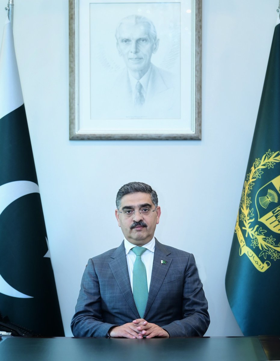 pakco_updates's tweet photo. #Sept14
5. @dawn_com reported that #petrolprice could rise by Rs 10-14/L, while #DieselPrice by Rs 14-16/L tomorrow. This is due to a massive hike in global #oil prices and an increase in sales margin of Rs 0.88/L for the dealers & OMCs.
#PetrolDieselPrice #Pakistan #Islamabad https://t.co/PEa7FW2swR