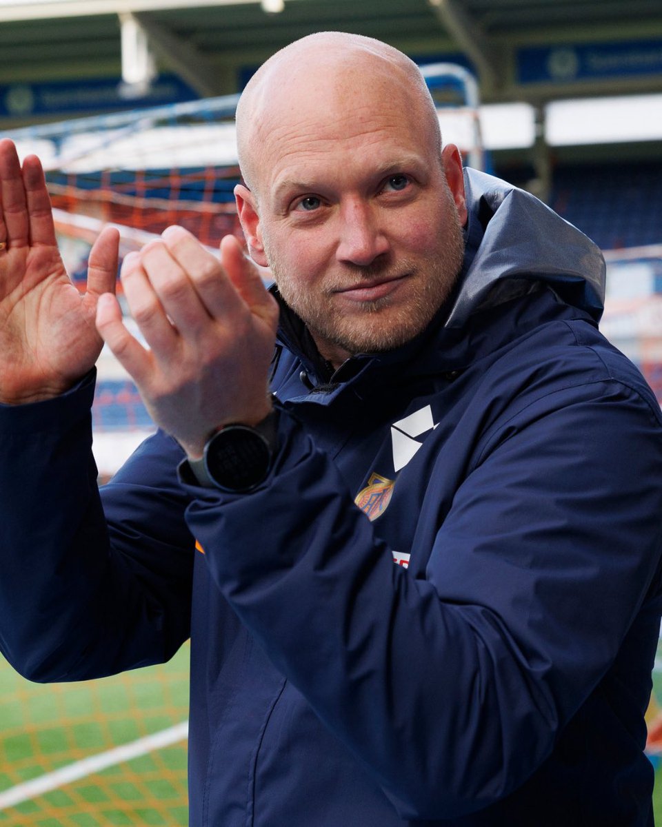 Marius Bøe blir en del av trenerteamet til Eirik Bakke, og inntar rollen som hans assistent ut sesongen 🟡⚫️

Velkommen til LSK, Marius! 

📲 Les mer her 👇
lsk.no/nyheter/marius…