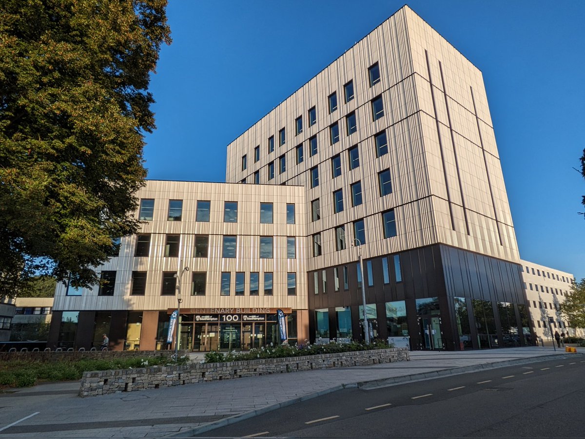 The Centenary Building is looking fabulous this morning 😍 See you there later for day 2 of #CHEPstival! @UoS_CHEP