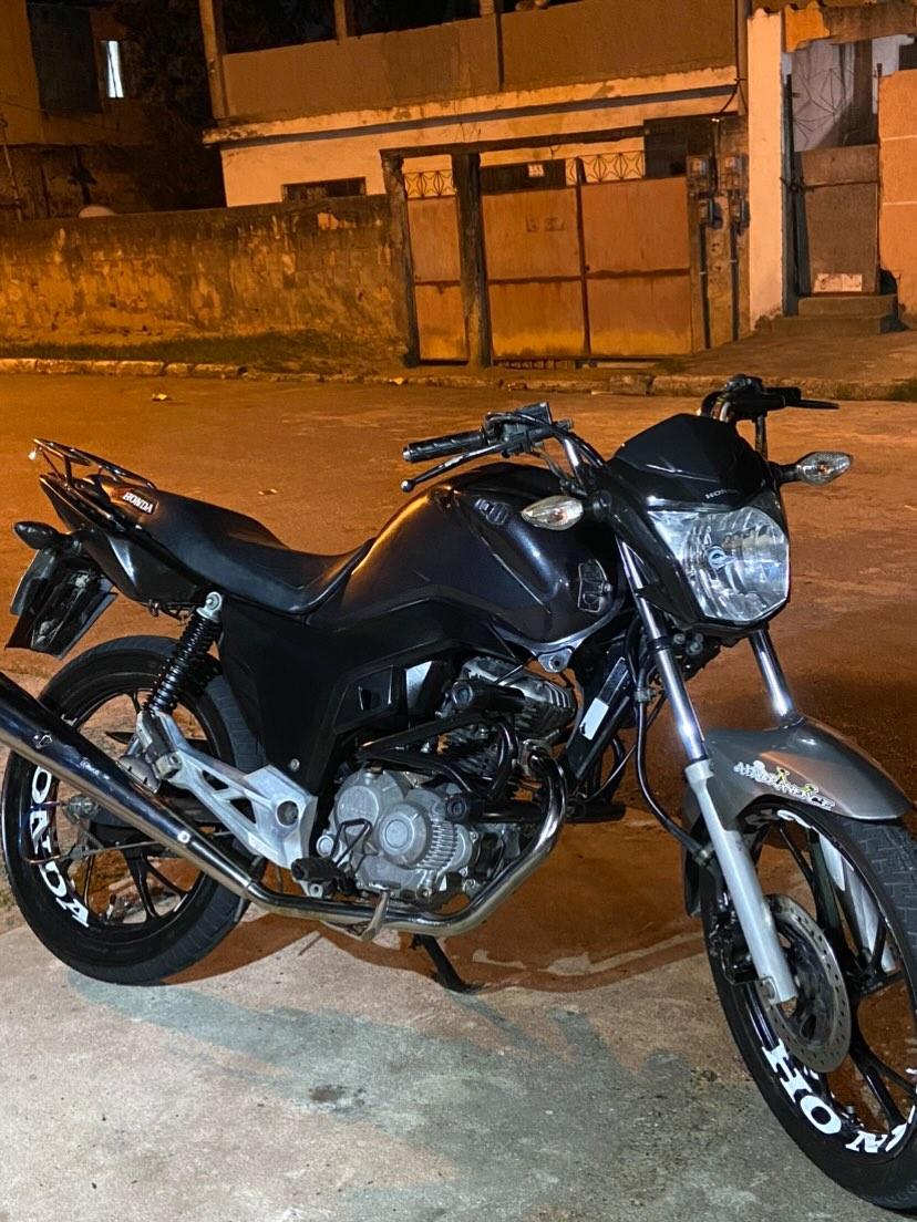 RoleBaixada's tweet photo. Fé tropa moto roubada na 155 no recreio, PLACA LUK2F69 quem puder tá dando rt vai tá ajudando bastante 🚀🙏 https://t.co/4r6xAryaYc