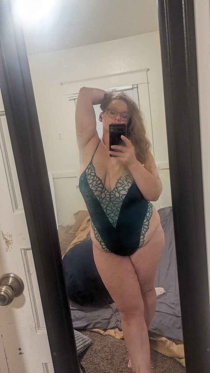 Ashley_MillerOF's tweet photo. Let's get kinky, sweethearts 👉 https://t.co/ShhYoZuq4l #stripchat #stripchatlive https://t.co/aEZRtwLoRN