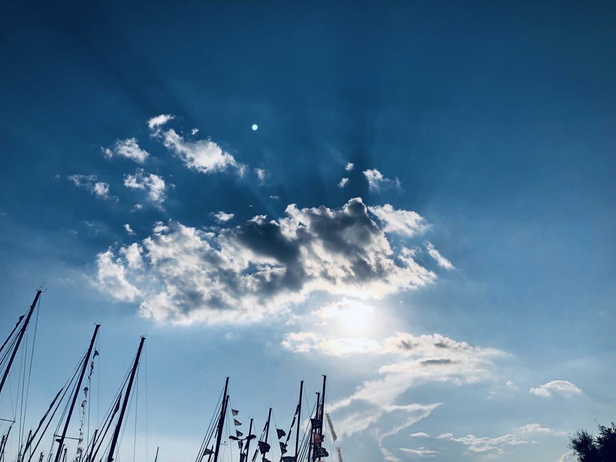 HotelAlexandre3's tweet photo. Yes.
#whynot #yes #cotedazurfrance #yesweCannes #Cannes2023 #yachtingfestivalcannes #instasun https://t.co/VgcdFUHGyf