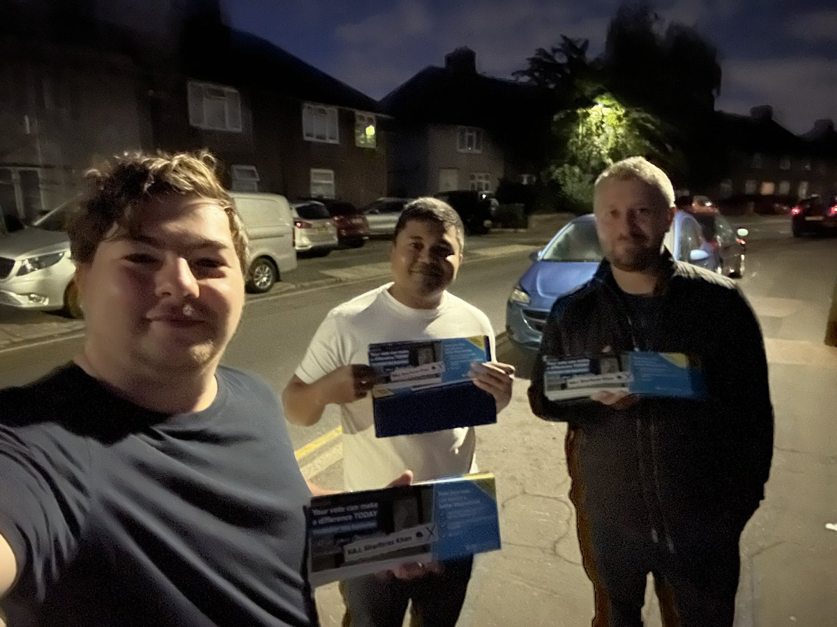 JoeMcnicholl's tweet photo. Early start reminding our voters to come and support us to deliver a much needed change in #Mayesbrook https://t.co/rHZYDDrrCm