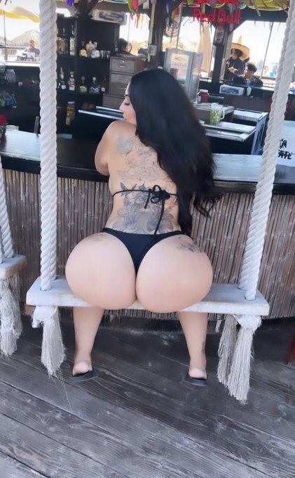 Am I your type? 👀  #PesoPluma #rosarito #latina https://t.co/Pj3RpiEmpu<a href="/tag/pesopluma"class="tags">#PesoPluma</a><a href="/tag/rosarito"class="tags">#rosarito</a><a href="/tag/latina"class="tags">#latina</a>