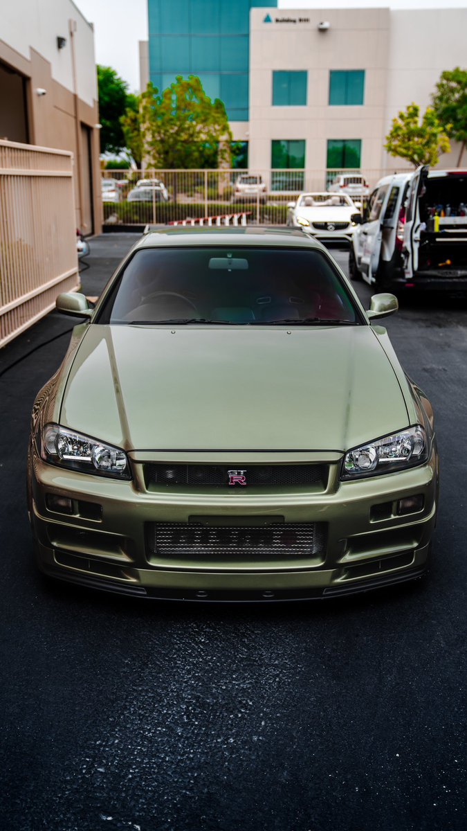 conradcee's tweet photo. Millennium Jade is by far the hardest color to get right. I am losing my MIND https://t.co/1K7WJgp7sU
