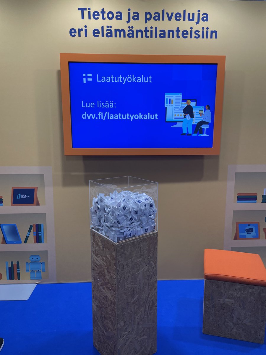 Toinen päivä Kuntamarkkinoilla - ⁦<a href="/DVVfi/">Digi- ja väestötietovirasto</a>⁩ ständillä tarjolla jäähilejuoman lisäksi tietoa <a href="/suomi/">suomi</a> -palveluista, Laatutyökaluista, Valtuuksista, Digituesta, Varmennekorteista, EU-lompakosta #kuntamarkkinat