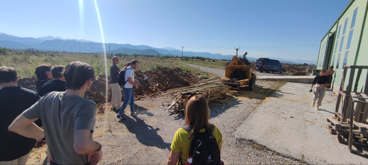 Goiener's tweet photo. || BECOOP ||
🔹 Greziako Karditsa hirian gaude 🇬🇷 @BecoopH2020|eko proiektu pilotu bat ezagutzen.
🔸 Visitando a Esek, proyecto piloto de #BECoop como parte de la visita para nuestra reunión semestral del consorcio en Karditsa, Grecia 🇬🇷
#Bioenergia #Komunitateak https://t.co/hvDdRgCm6N