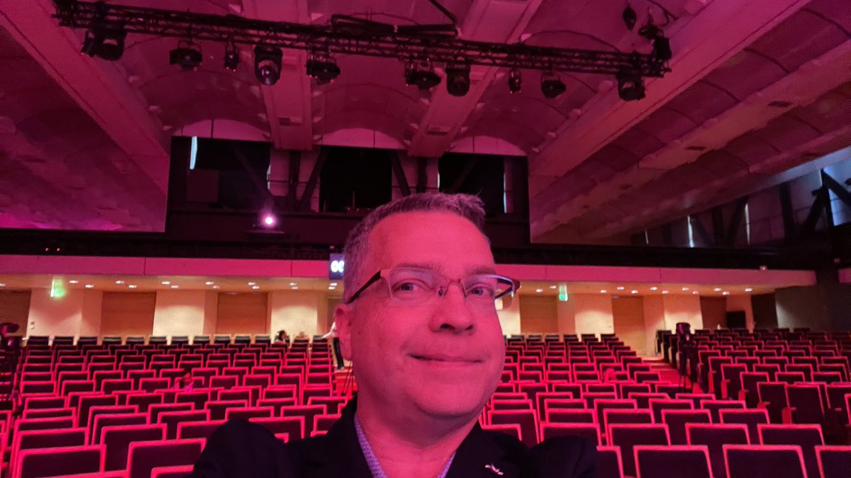 EthanPierse's tweet image. Gm ☕ 
(gm is web3 that means &quot;Hey, what&apos;s up, friends?&quot;...get with it kids ;)

After so many years, it is still always a pleasure to be the main stage MC for @Artefact_Global&apos;s AI for Finance at the stunning Palais Brongniart in Paris. 

#AIforFinance @LaPlaceFintech