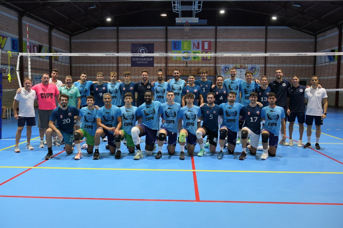El Servigroup Benidorm disputó anoche su segundo encuentro amistoso disputado a 3 sets, ante el CV Villena Petrer, equipo de Superliga 1, al que derrotó por 2-1 (26-28, 25-21, 15-13). 

📲 cvplayasbenidorm.com

#BenidormEsVoleibol 🏐
#VamosPlayas 💙