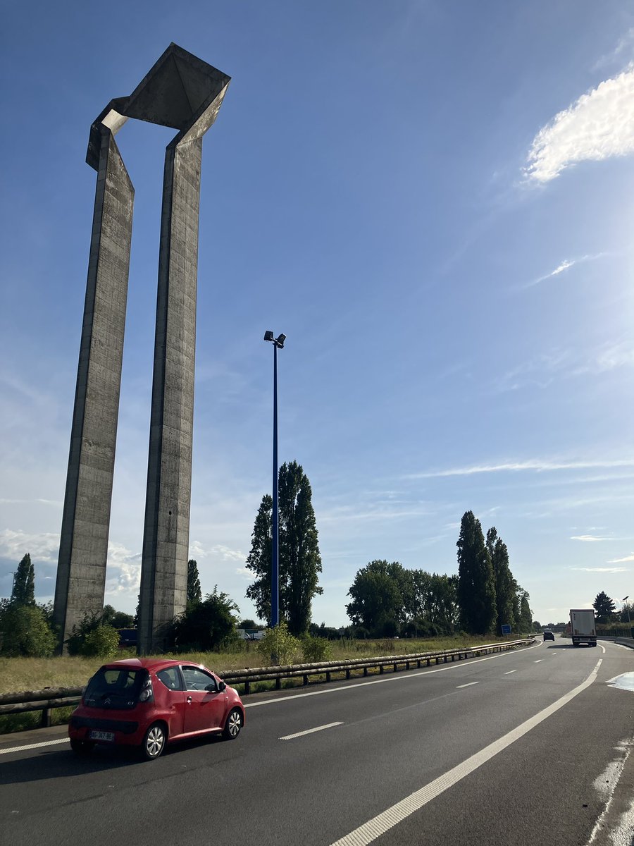 josviaque's tweet photo. #Granica belgijsko-francuska oraz dawne przejście graniczne na autostradzie #A2 w okolicach miejscowości #Hensies 🇧🇪 i #SaintAybert 🇫🇷. #border #frontière #Belgia #Francja @Pillandia https://t.co/yuPqJLj0OE