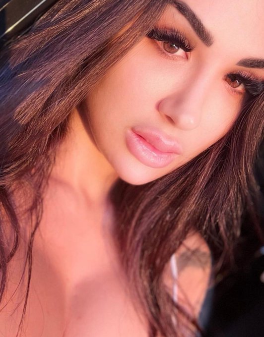 Cual es tu fantas&iacute;a?  😋 https://t.co/BoeJSlqrYg