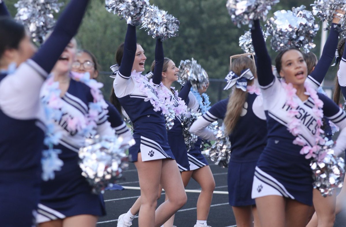 JCCschool2895's tweet photo. Is everyone excited that our home varsity FB game against Blue Earth was moved to Saturday night? 

There will still be a tailgate before the 7pm game. The little cheerleaders will be performing 

There is also a home VB tourney that day! 

It’s a great day to be a Husky!! https://t.co/brNBz86x1J