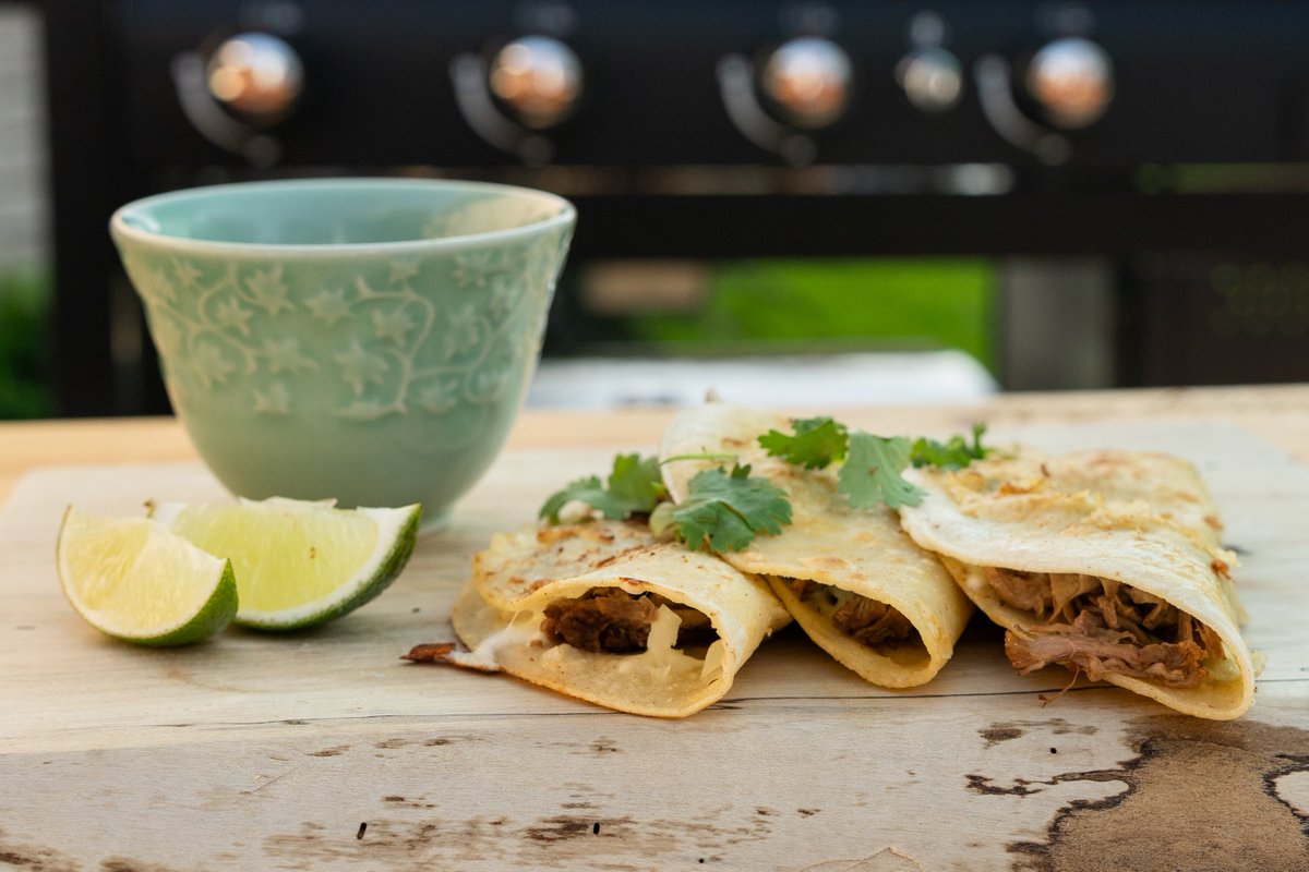 🌮These Birria Tacos are very wonderful! Tender meat infused with Mexican tastes and wrapped in a crisp tortilla.                  

Check out the link for the cooking tutorial: 
youtu.be/OQiRYdVcnVc  

Click here for the full recipe: bakerstonebox.com/blogs/meat/bir…
