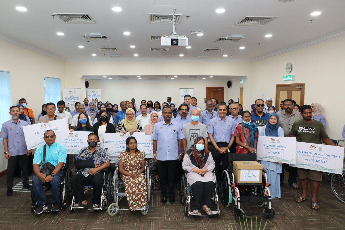 PERKESOofficial's tweet photo. KUNJUNGAN MENTERI SUMBER MANUSIA KE PERKESO NEGERI PERAK &amp; PENYERAHAN BANTUAN KEPADA ORANG BERINSURANS PADA 13 SEPTEMBER 2023

PERKESO itu Prihatin, Prihatin itu PERKESO

#PERKESO #ziarah #faedahSIP #faedahPERKESO https://t.co/Gvety2ZAD6