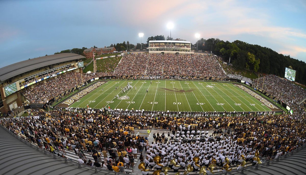 Blessed to receive an offer from Western Michigan #AGTG 🙏🏾 @MrNeas_KellamHS @CoachAaronTerry @CoachDenham1