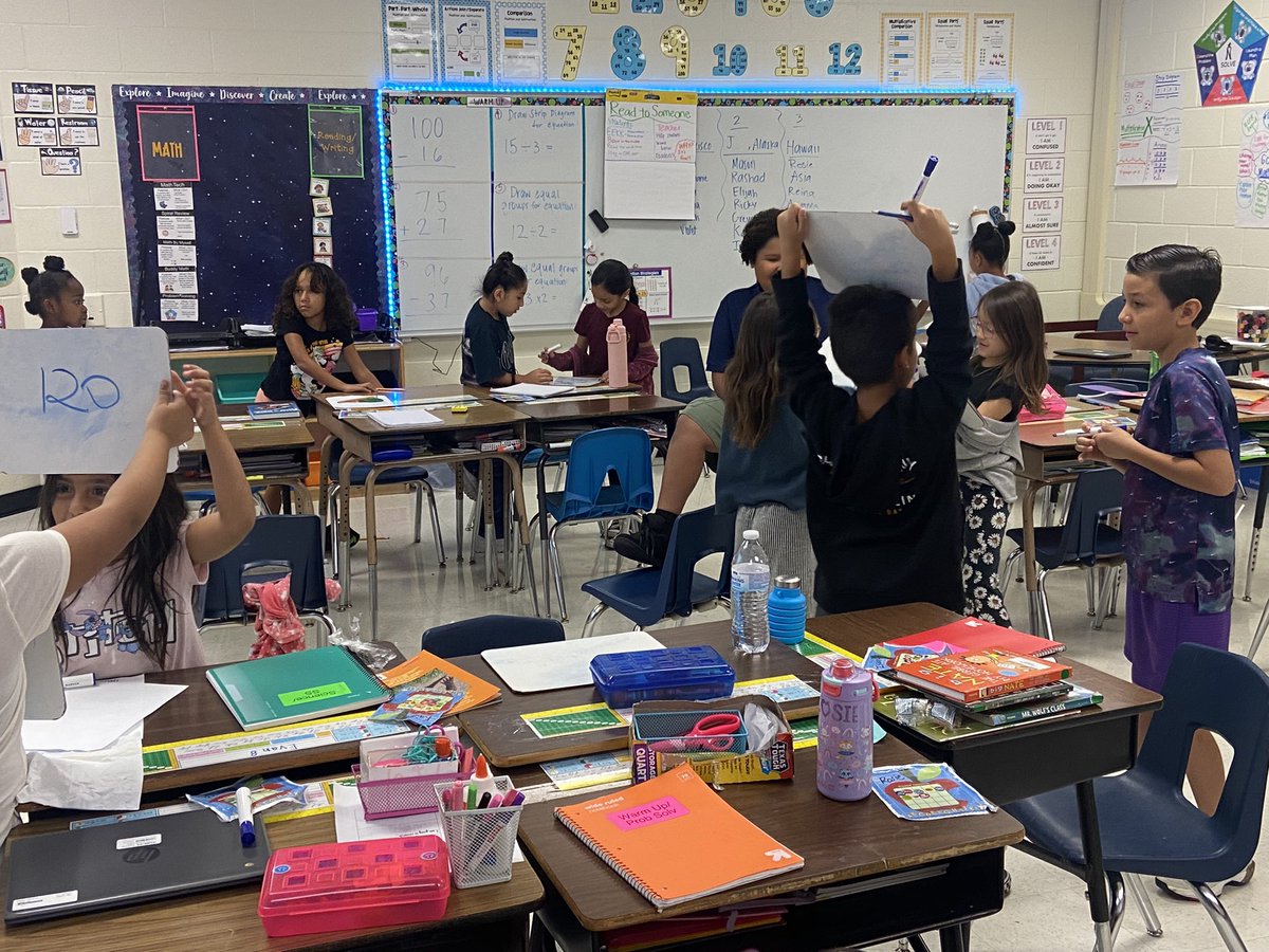 _misstrevino's tweet photo. our favorite energizer: heads up math edition ✖️➗➕➖💙💛 @NISDCarlosCoon https://t.co/nw9leLqqtf